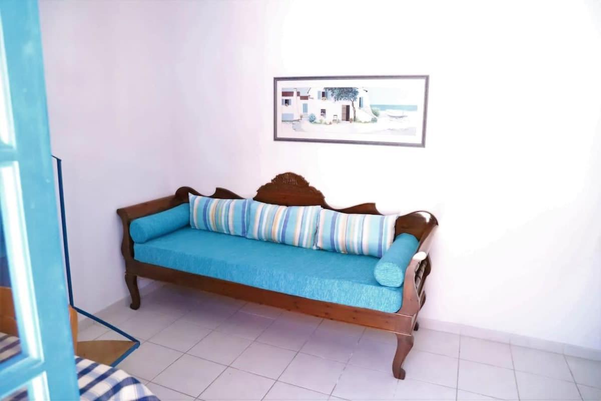 Santorini Seaside Retreat - Flora'S Summer Escape 페리사 외부 사진