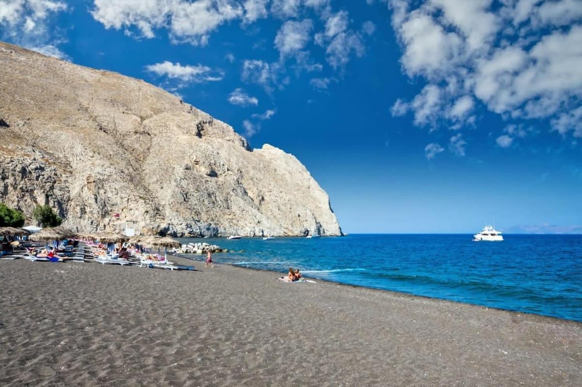 Santorini Seaside Retreat - Flora'S Summer Escape 페리사 외부 사진