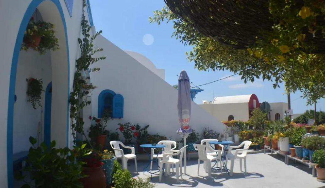 Santorini Seaside Retreat - Flora'S Summer Escape 페리사 외부 사진