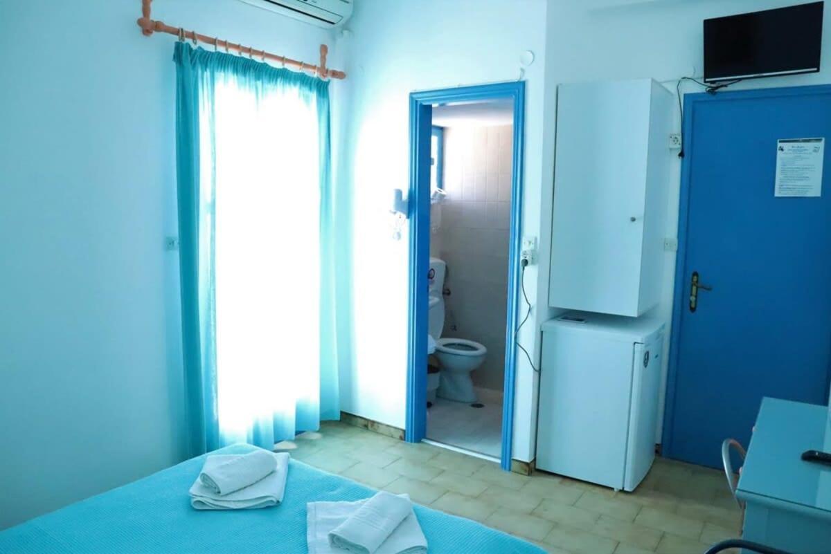 Santorini Seaside Retreat - Flora'S Summer Escape 페리사 외부 사진