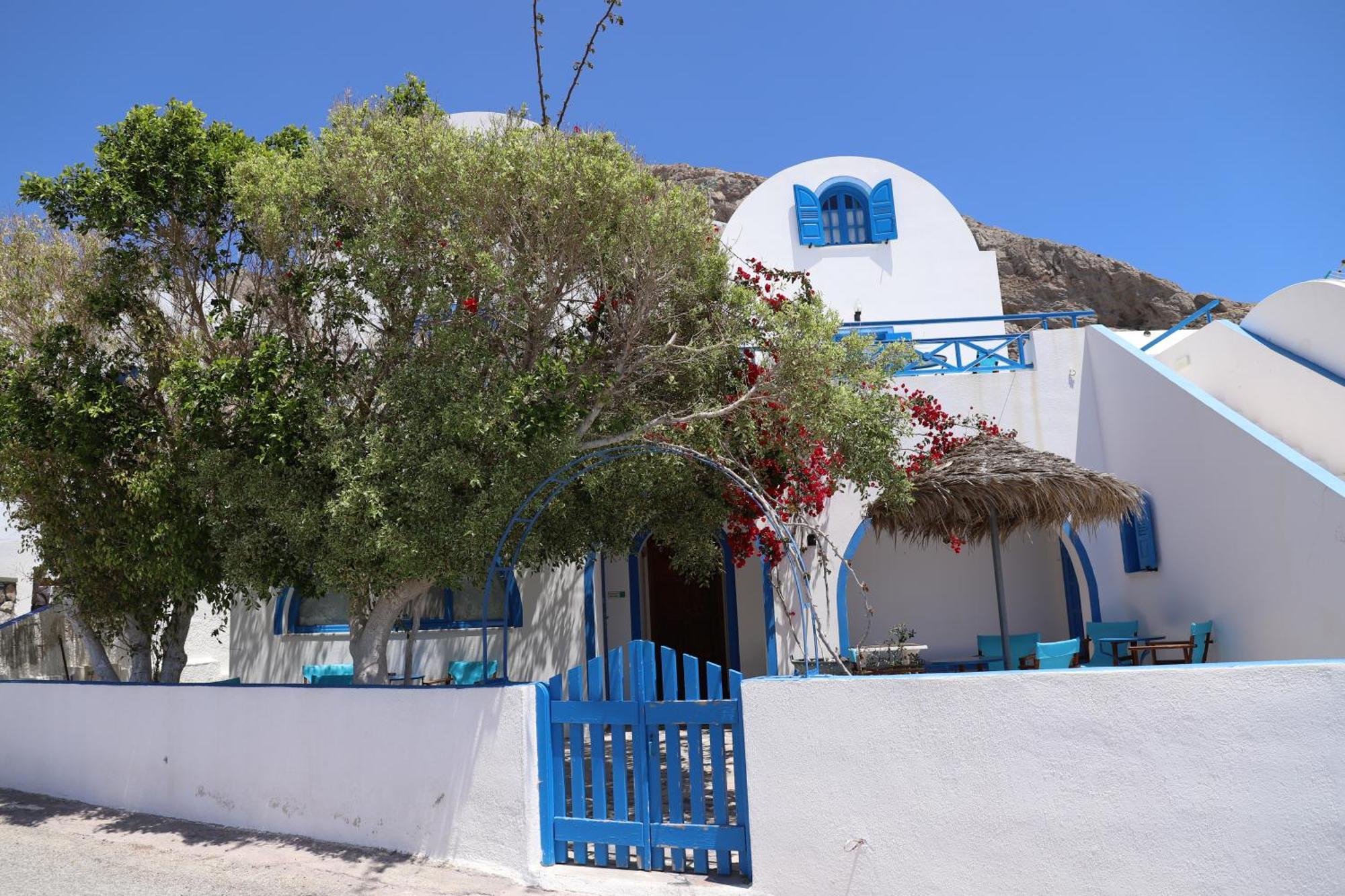 Santorini Seaside Retreat - Flora'S Summer Escape 페리사 외부 사진